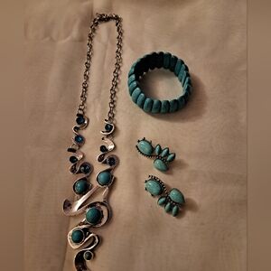 Elegant Silvertone  and Turquoise Jewelry Set